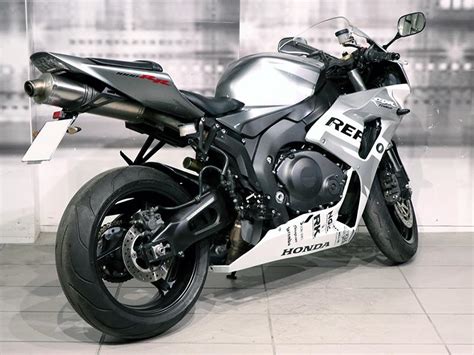 Honda Cbr Rr Colore Grigio Usato In Vendita