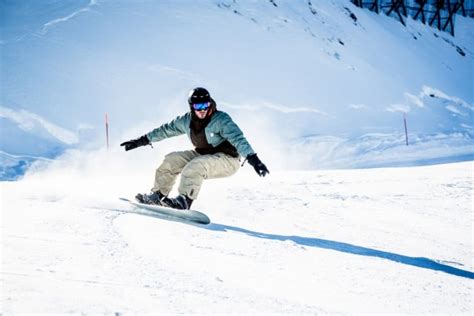 Pros And Cons Of Snowboarding vs Skiing | A Comparison