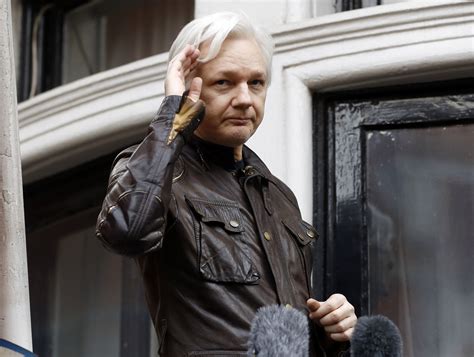 Assange Se Casa En La Cárcel Y Se Acerca A La Extradición Internacional