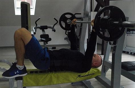 BENCH PRESS Evo kako pravilno izvesti jednu od najpopularnijih vježbi