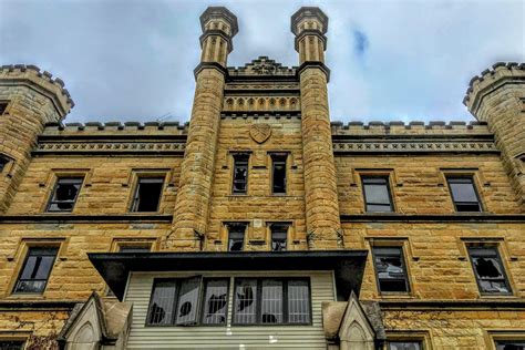 Dark And Damp Touring The Rusty And Decaying Cells Of Old Joliet