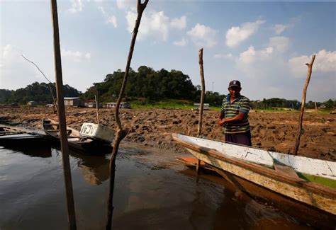 A Luta De Ribeirinhos Contra A Seca Em Um Lago Do Amazonas Nexo Jornal