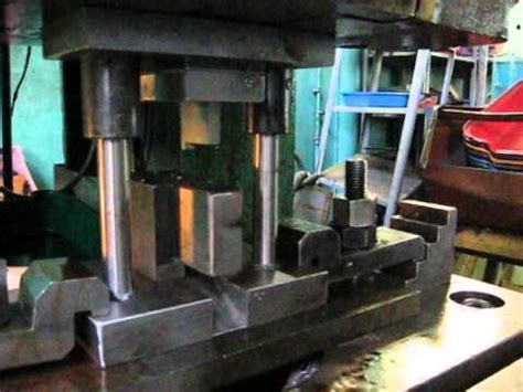 Пробивка прямоугольной трубы - YouTube