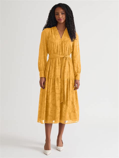 shoppers are reacting to the latest kasper collection launch 39