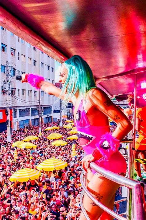 Pabllo Vittar fará shows em seis estados no Carnaval 2023 veja datas