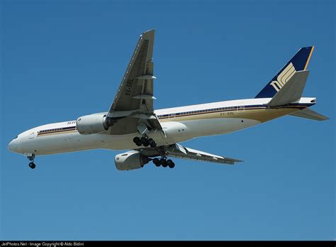 9V SRL Boeing 777 212 ER Singapore Airlines Aldo Bidini JetPhotos