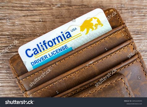 35 California Driver's License Images, Stock Photos & Vectors ...