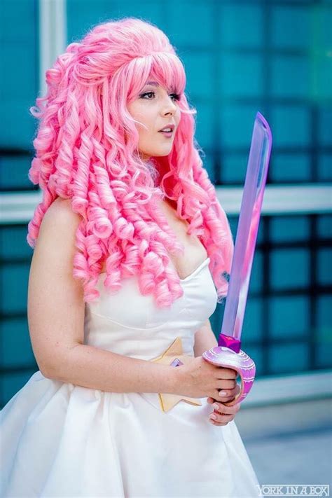 My Absolute favorite Rose cosplay!! Cosplayer:... - I'm Just Here For The Memes