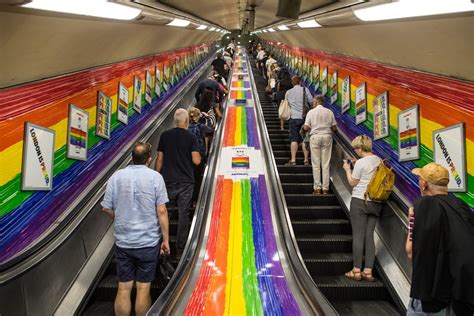 London Tube Staff Ditch Ladies And Gentlemen For Gender Neutral