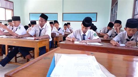 Adab Dalam Menuntut Ilmu Dan Keutamaanya Dalam Islam Pesantren Riset