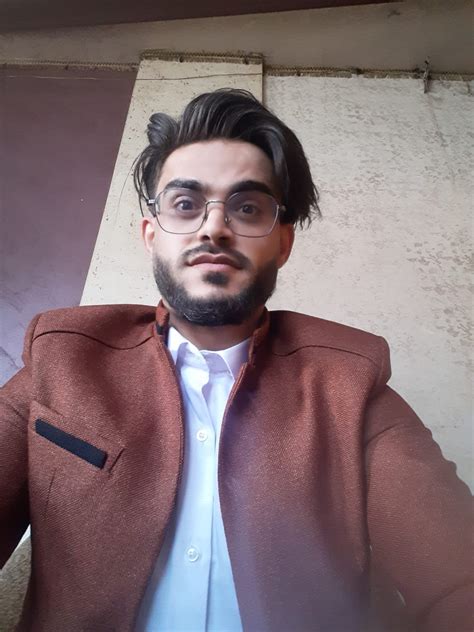 yosef  farhat medium