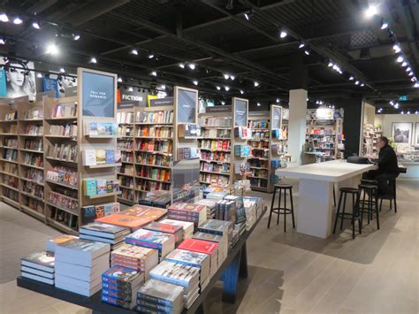 Indigo Vancouver flagship bookstore on Robson Street now open | Urbanized