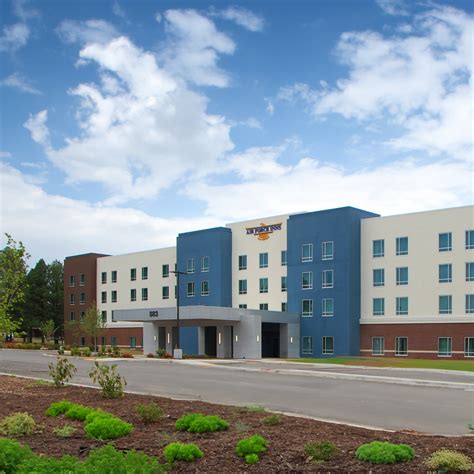 Visiting Quarters at Little Rock Air Force Base - Lee & Sakahara Architects