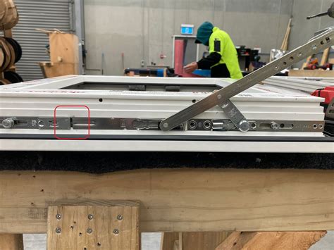 Replacing Stay arm on Tilt and Turn | STÄRKE