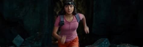 Dora Costume Guide (Isabela Moner in Dora and the Lost City of Gold)