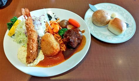 氷 On Twitter 精養軒のパンダプレートおいしかった🍴🐼 ナポリタンとエビフライ＆タルタルとカニクリームコロッケとハンバーグと