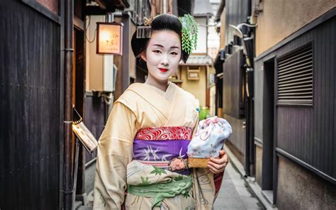 Kyoto’s historic geisha district imposes no-go areas for ‘out of ...