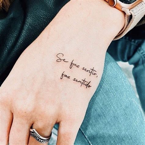 Tatuagens Femininas Escritas Frases E Ideias Inspiradoras Tatuagem