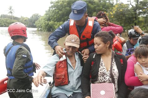 Ejército de Nicaragua evacua a familias afectadas por lluvias en