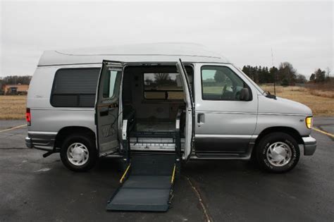 Ford Econoline Handicap Accessible Wheelchair Van W Hand Held Remote