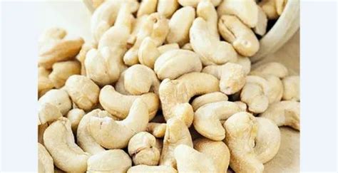 White Natural Wholes Cashew Nuts Packaging Size Kg At Rs Kg In