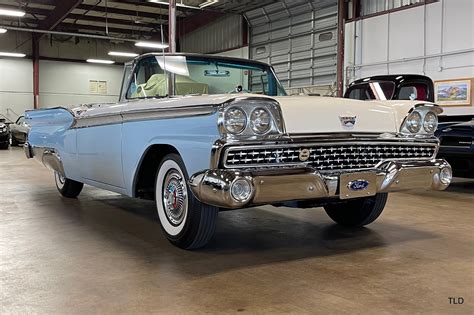 1959 Ford Fairlane 500 Skyliner