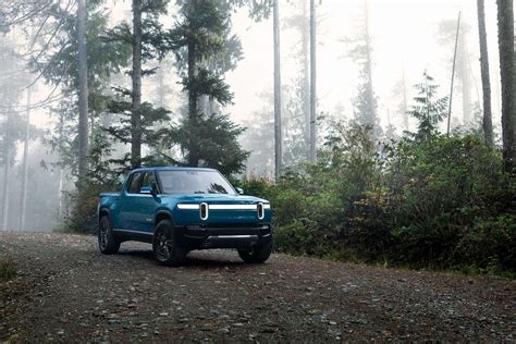 Rivian Adventure Network Ex Tesla Mitarbeiter Baut Supercharger