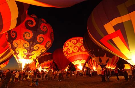 Largest Balloon Festival Takes Over New Mexico - Landings and Takeoffs