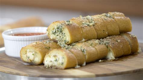 Chicken Parmesan Stuffed Garlic Bread