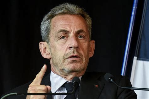 Nicolas Sarkozy condamnat la închisoare Cu ce a greşit fostul