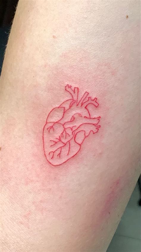 Corazón rojo Tatuajes discretos Tatuajes de corazones rojos