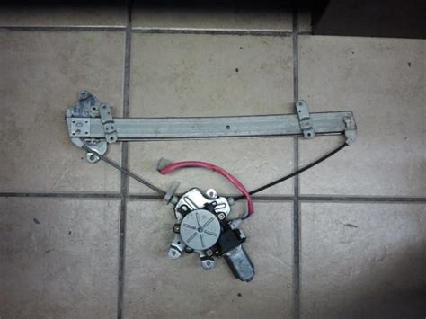 Buy Mitsubishi Lancer Front Door Window Regulator Power Right W