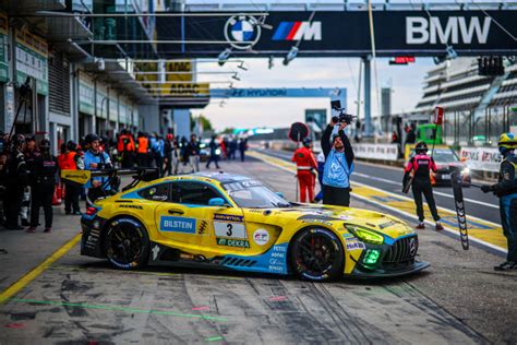 H Rennen Auf Dem N Rburgring Zwei Mercedes Amg Starten Aus Den Top