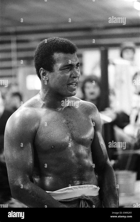 Muhammad ali training 1974 hi-res stock photography and images - Alamy