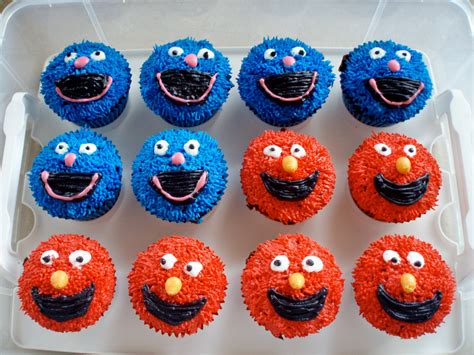 Naked Cupcakes: Elmo and Grover (-ish)