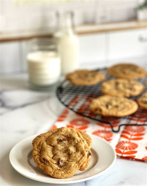 The Best Chewy Chocolate Chip Cookies For Two A Feast For The Eyes