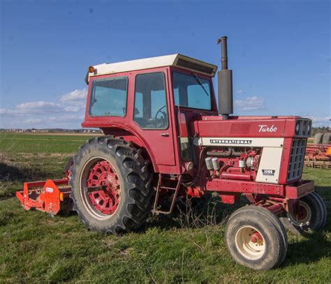 International Harvester Tractor 1066 1978 1982 Iron Horses Series