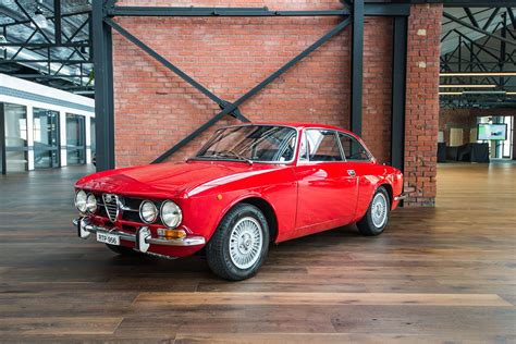 1971 Alfa Romeo 1750 GTV - Richmonds