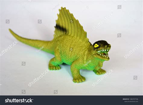 Dimetrodon Large Neural Spine Sail On Stock Photo 1384707746 Shutterstock