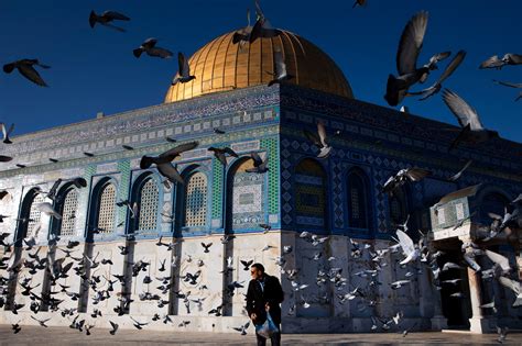 Enfrentamientos En Jerusalén Palestinos E Israelíes Chocan En La Mezquita De Al Aqsa The New