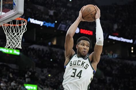 Giannis Antetokounmpo's Dunk Is Going Viral In Celtics-Bucks Game ...