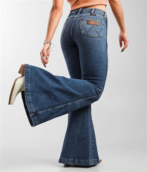 Wrangler® Retro® Flare Stretch Jean Womens Jeans In Paige Buckle