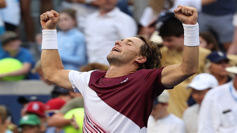 Tennis News Casper Ruud Beats Felix Auger Aliassime In The Atp Finals