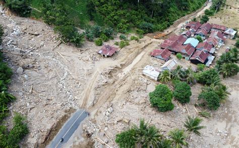 Dampak Banjir Bandang Dan Longsor Di Mamuju Antara Foto