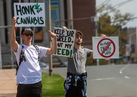 Photos 420 Day At The State Capitol Hartford Courant