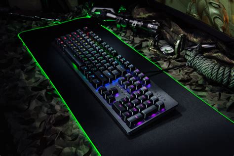 RAZER HUNTSMAN PRESTAZIONI ALLA VELOCITÀ DELLA LUCE CON LA NUOVA