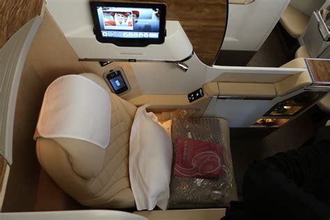 Review Emirates Boeing 777 New Business And First Class