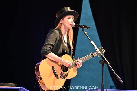 Suzanne Vega Nella Stupenda Cornice Di Villa Arconati