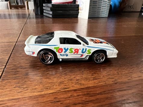 Vintage 1983 Hot Wheels Toys R Us Geoffrey White Chevy Camaro Rare