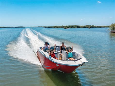 2023 Bayliner M19 Boat Test, Pricing, Specs | Boating Mag